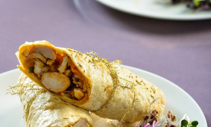 טורטייה במילוי חזה עוף מוקפץ עם פטריות / השפית ליאורה כהן