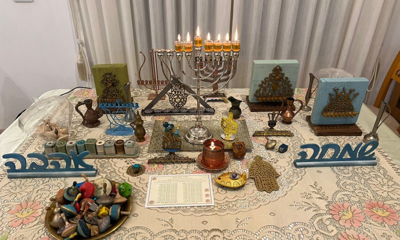 עיד אל בנאת' שמח: "זה היום שנשים לא עבדו בו, רק חגגו וקנו זו לזו מתנות"