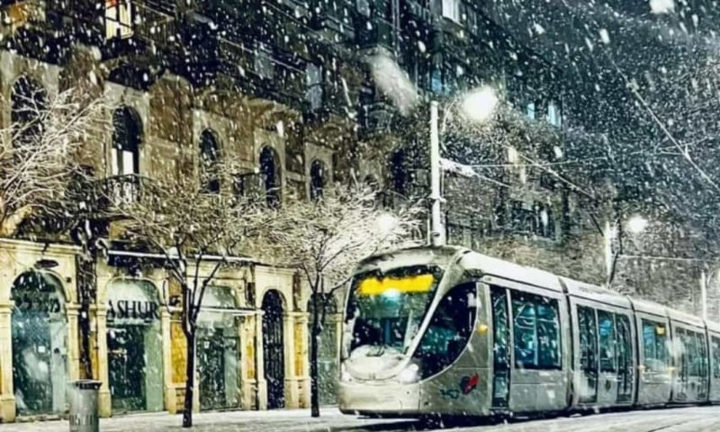 יום מושלג-ם גלריה מרהיבה מירושלים הלבנה