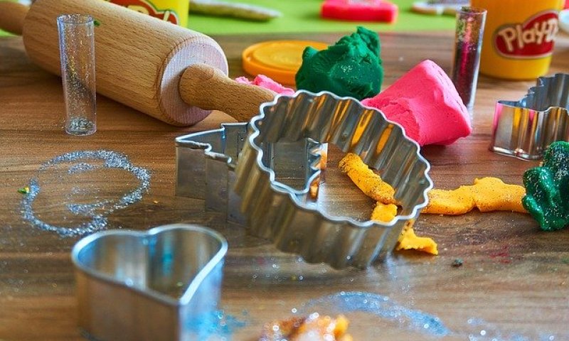 הילדים משתעממים? יצירה ביתית מבצק מלח