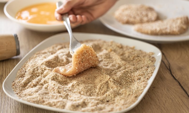 נשארה לכם חלה משבת? כך תקבלו פירורי לחם מושלמים לבישול וטיגון