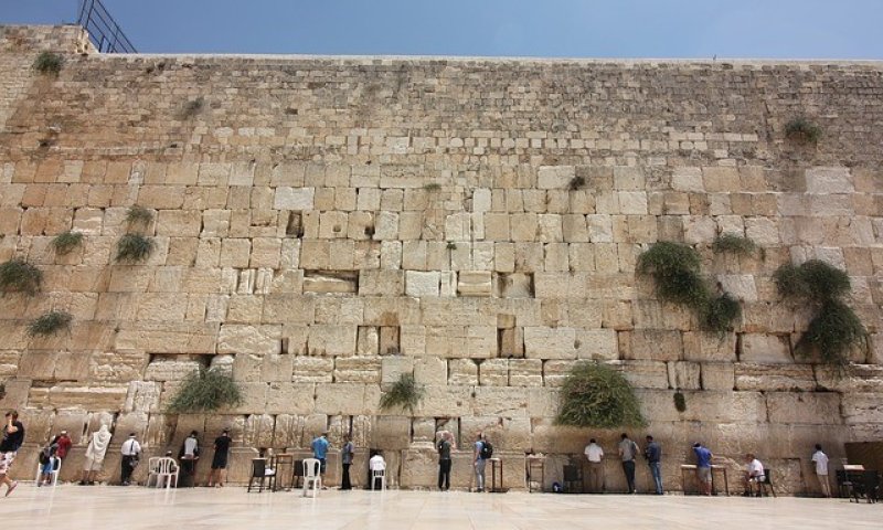 חיבור וחינוך למצוות