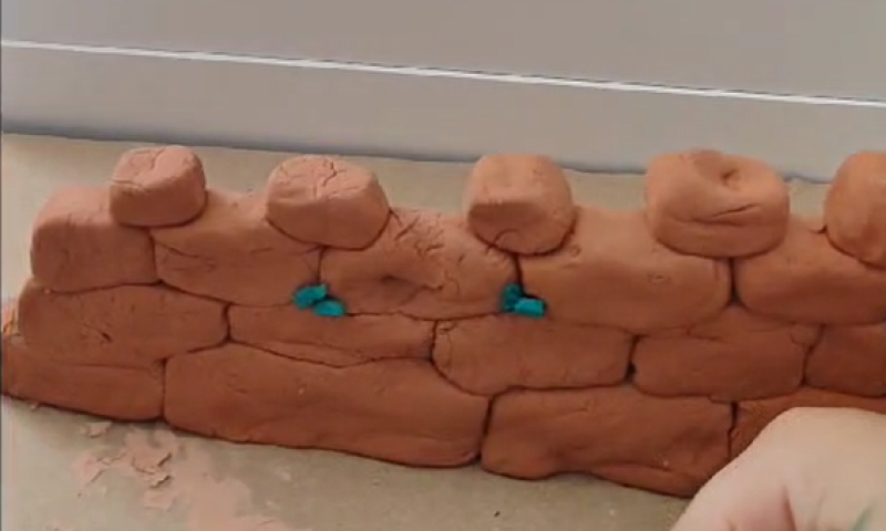 פעילות כייפית לכל המשפחה: בואו נבנה עם הילדים חומות של תקווה